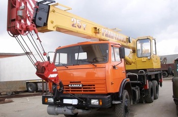 Автокран 25 тонн (28)